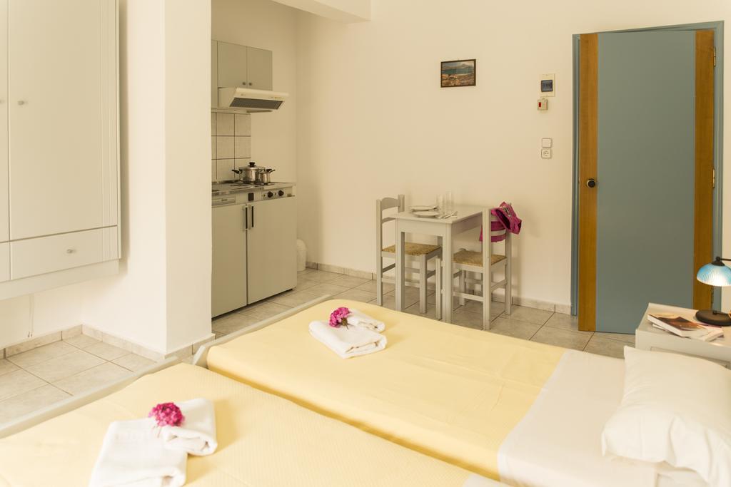 Edgewater Studios Kissamos Room photo